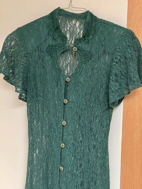 Elegant Green Lace Button-Front Women's Top